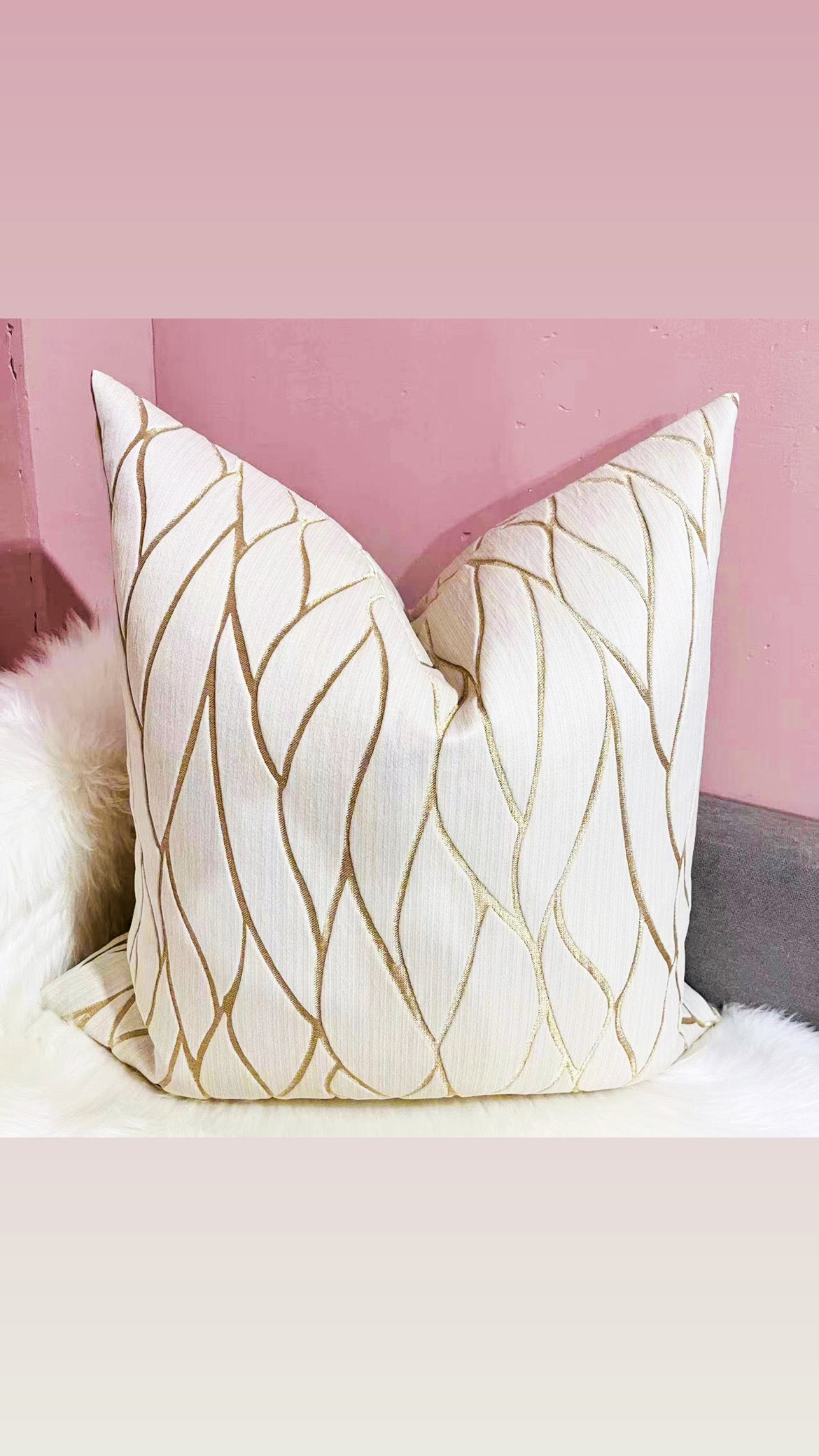 The White & Gold Pattern Pillow Cover